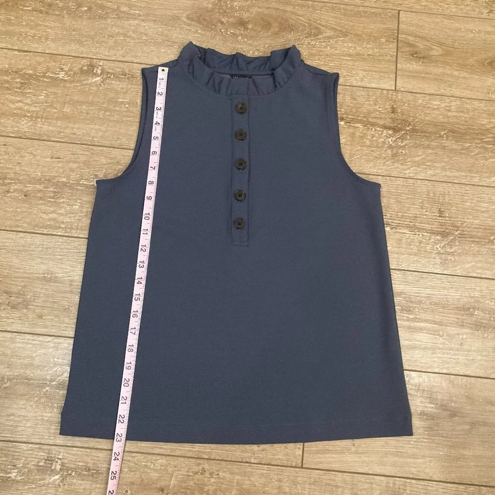 Ann Taylor Gray Sleeveless top with Ruffle Collar Size Small - Picture 6 of 7